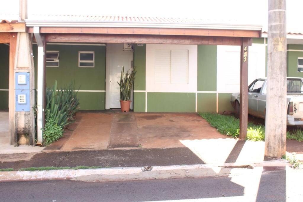 Casa 02 Quartos Aceita Pet Holiday home Ourinhos